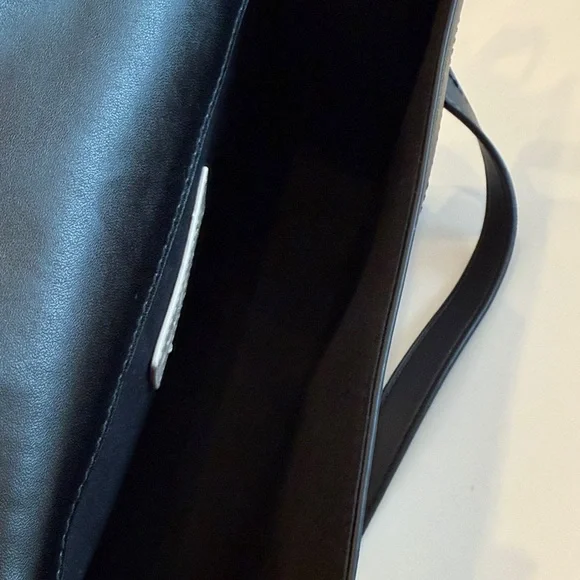 Jules Kae Chic Beige and Black Crossbody Bag - Picture 7 of 14